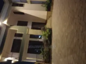 Furnished 5bdrm Duplex in Kira All Tarmack, Central Division for sale