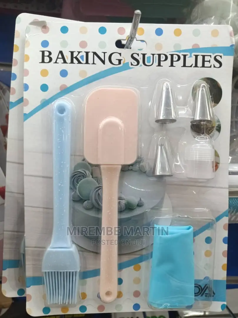 Cake Decorator