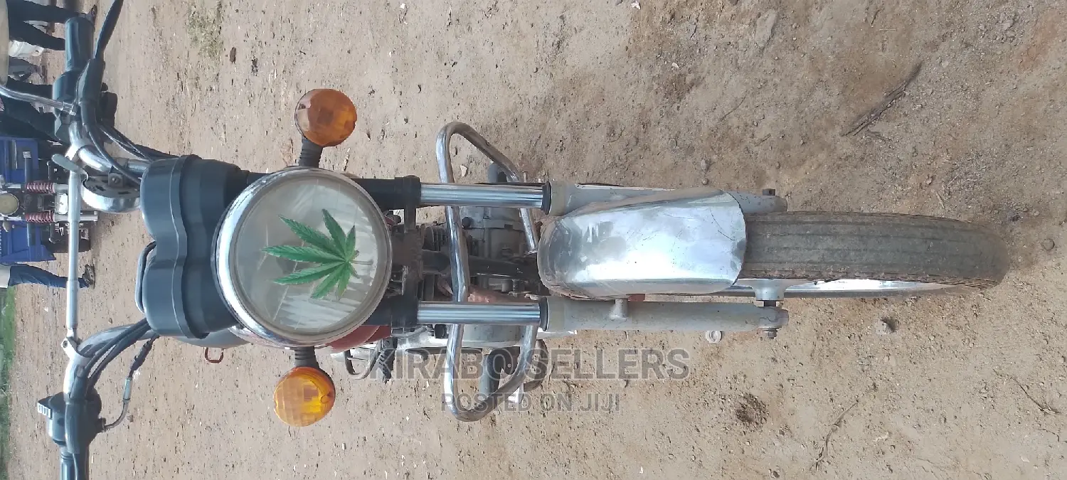 Bajaj Boxer 2016 Silver