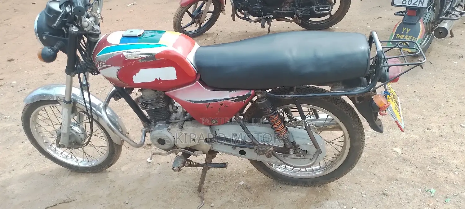 Bajaj Boxer 2016 Silver