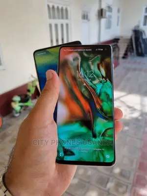 Photo - Samsung Galaxy S10 128 GB Gray