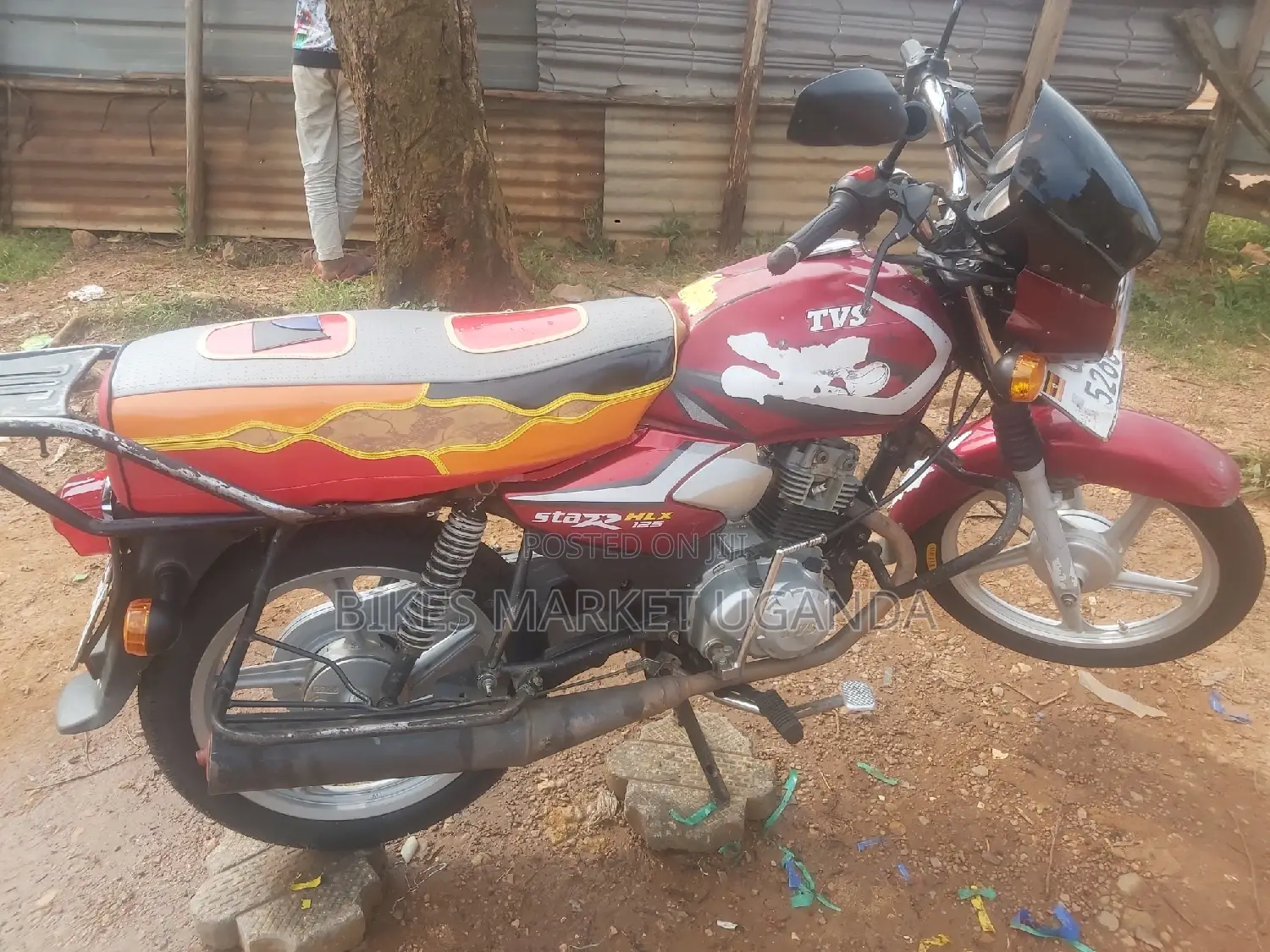 TVS HLX 125 2022 Red