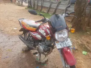 TVS HLX 125 2022 Red