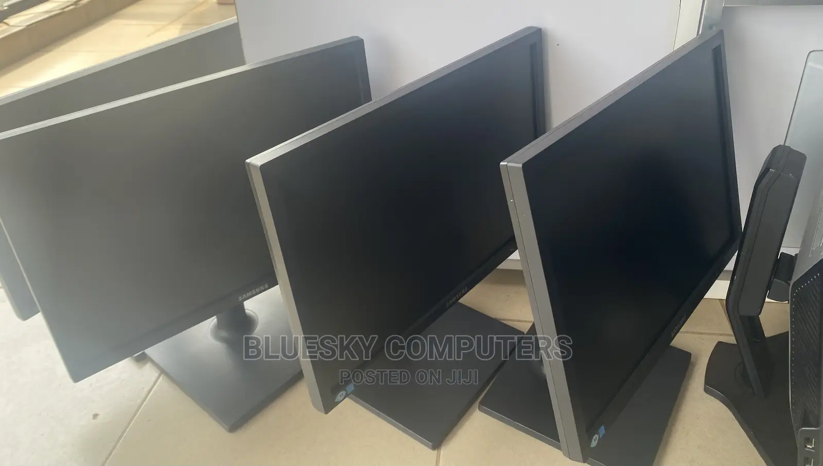 Samsung 20 Inches Wide Monitor