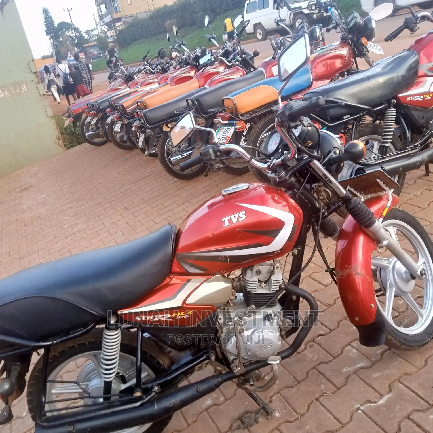 TVS HLX 125 2020 Red