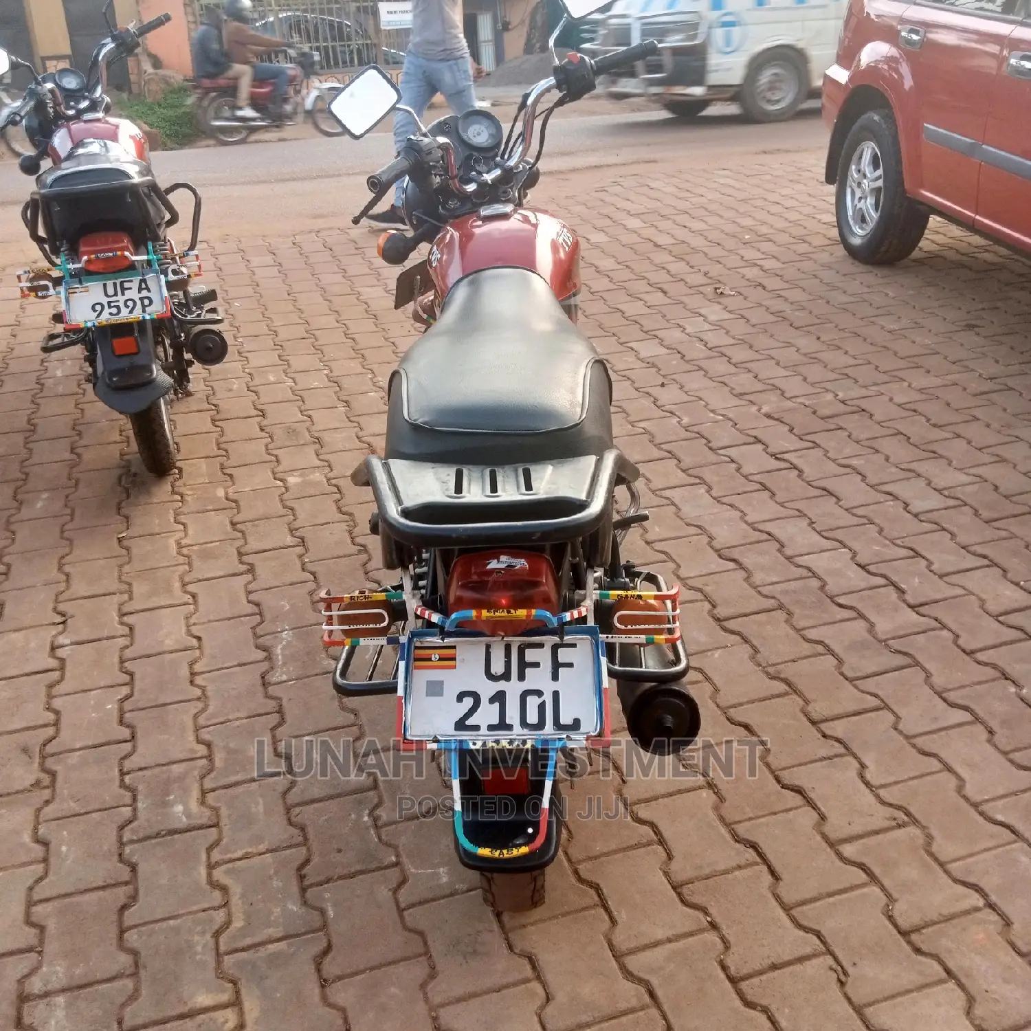 TVS HLX 125 2020 Red