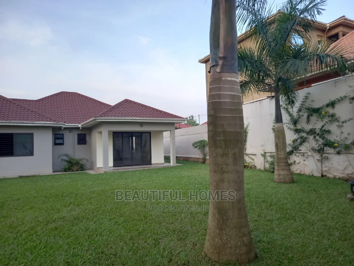Furnished 4bdrm Bungalow in Kira for sale