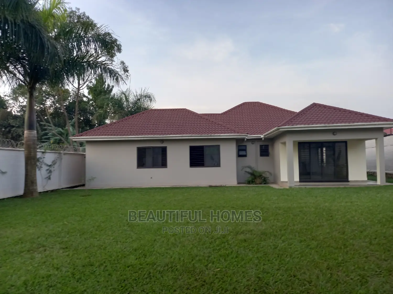 Furnished 4bdrm Bungalow in Kira for sale