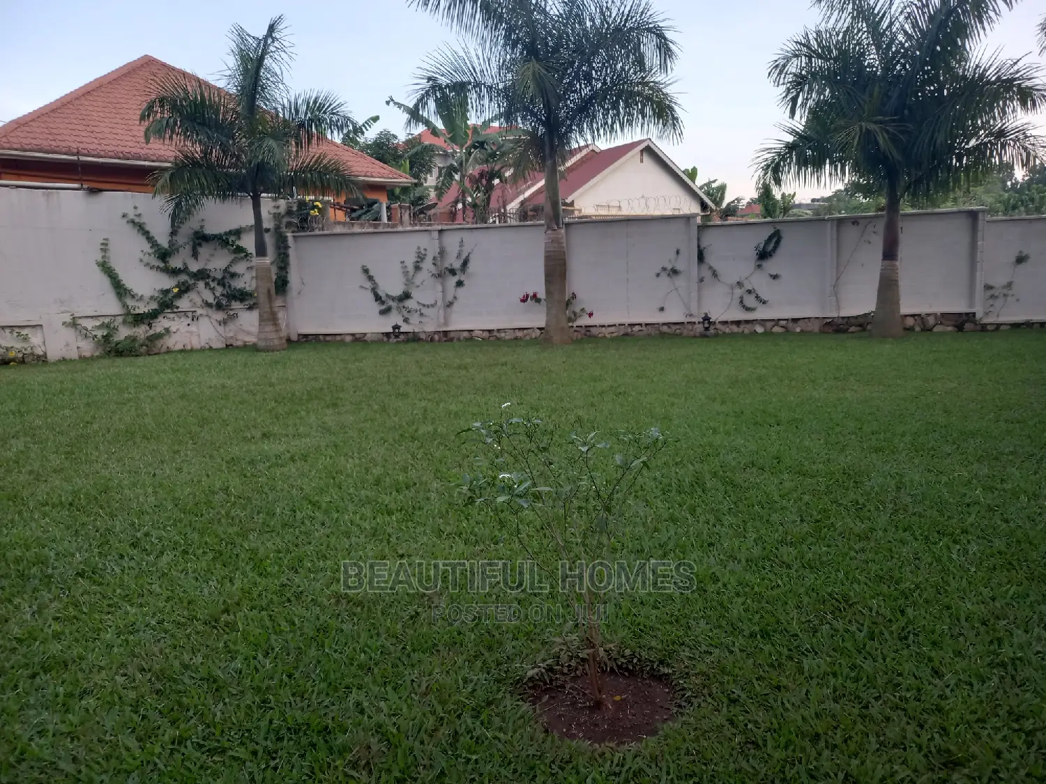 Furnished 4bdrm Bungalow in Kira for sale