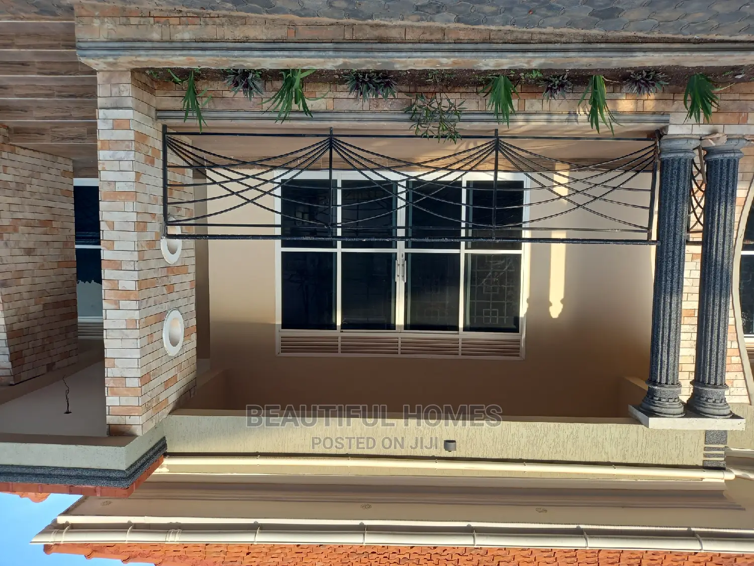 Furnished 4bdrm Bungalow in Kira for sale