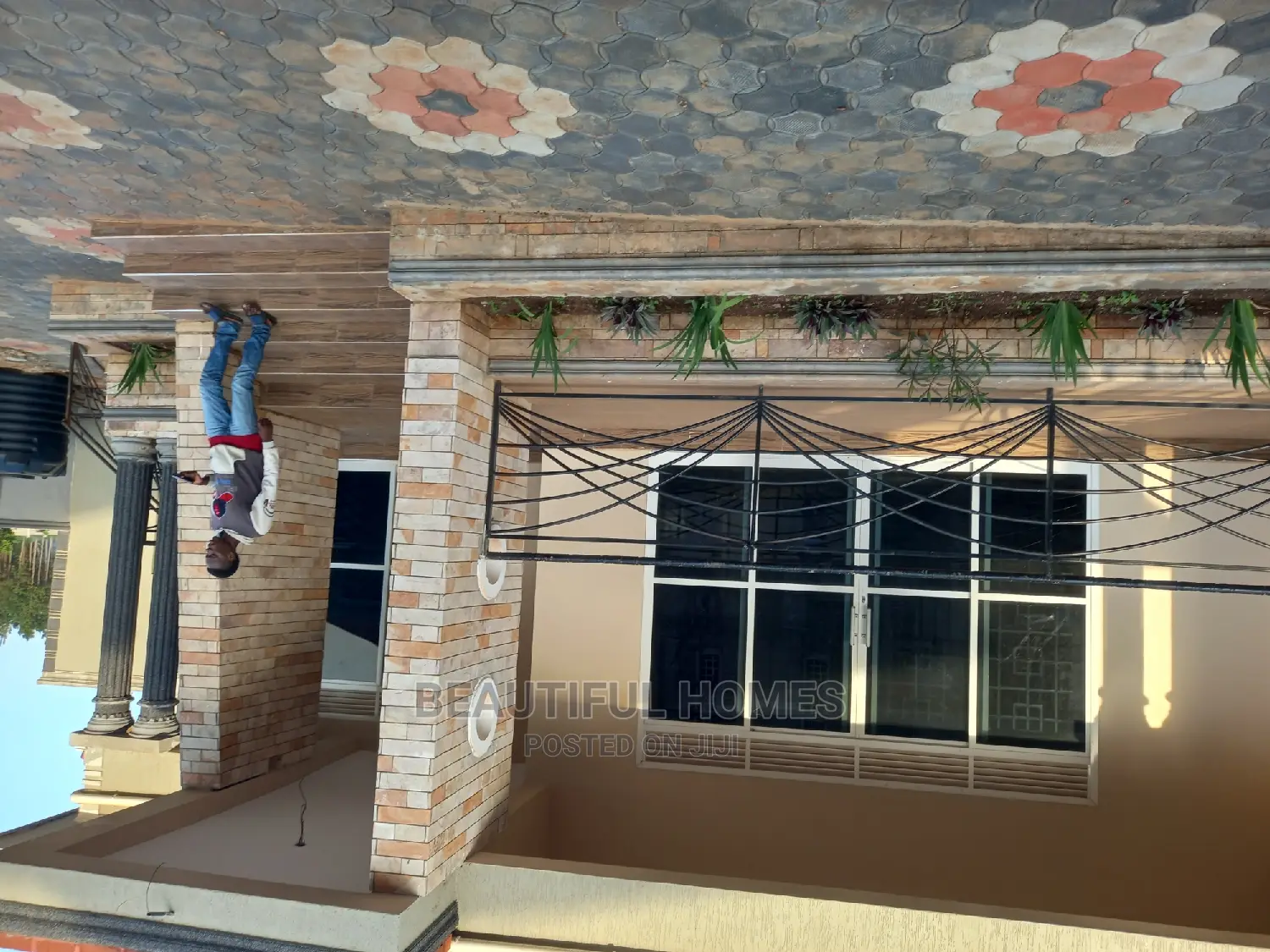 Furnished 4bdrm Bungalow in Kira for sale