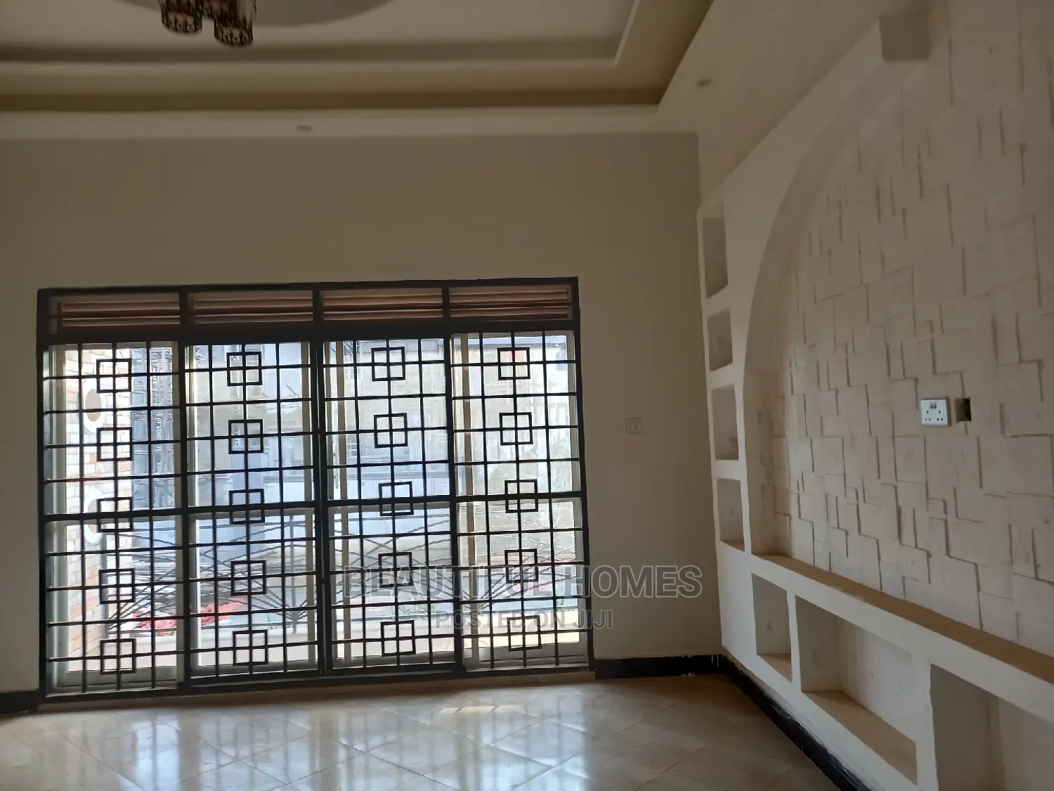 Furnished 4bdrm Bungalow in Kira for sale