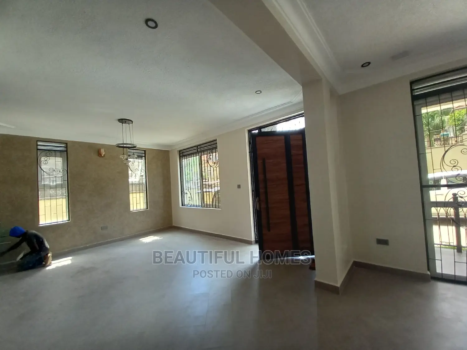 Furnished 5bdrm Duplex in Najjera, Central Division for sale