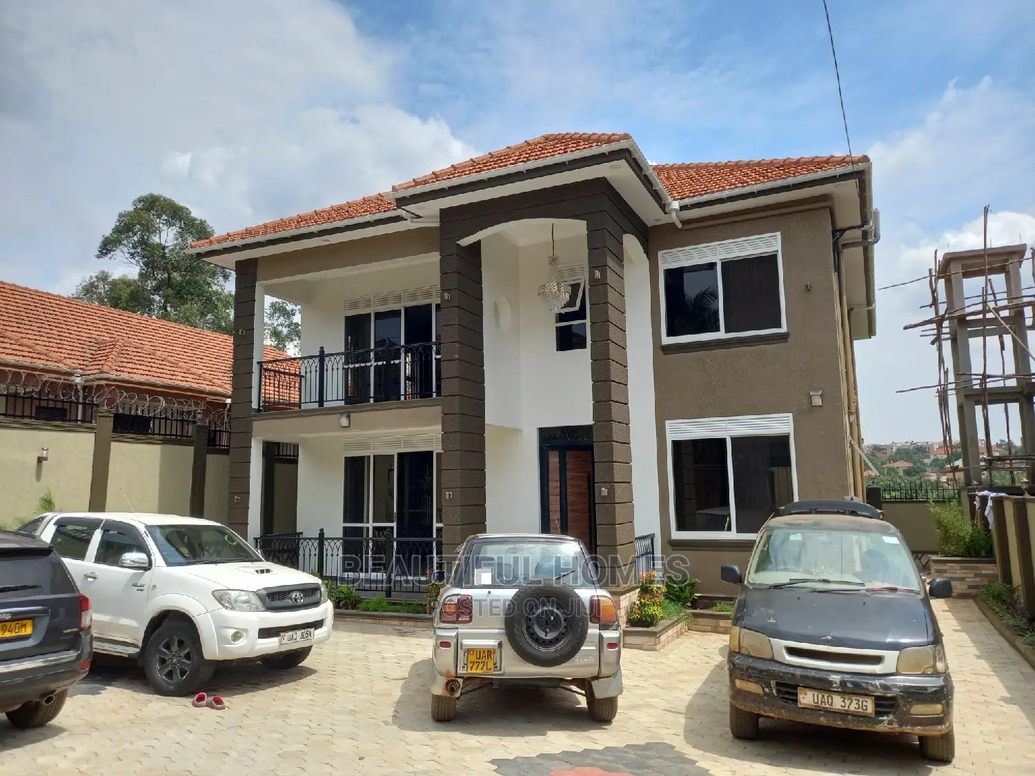 Furnished 5bdrm Duplex in Najjera Tarmacked, Nakawa for sale