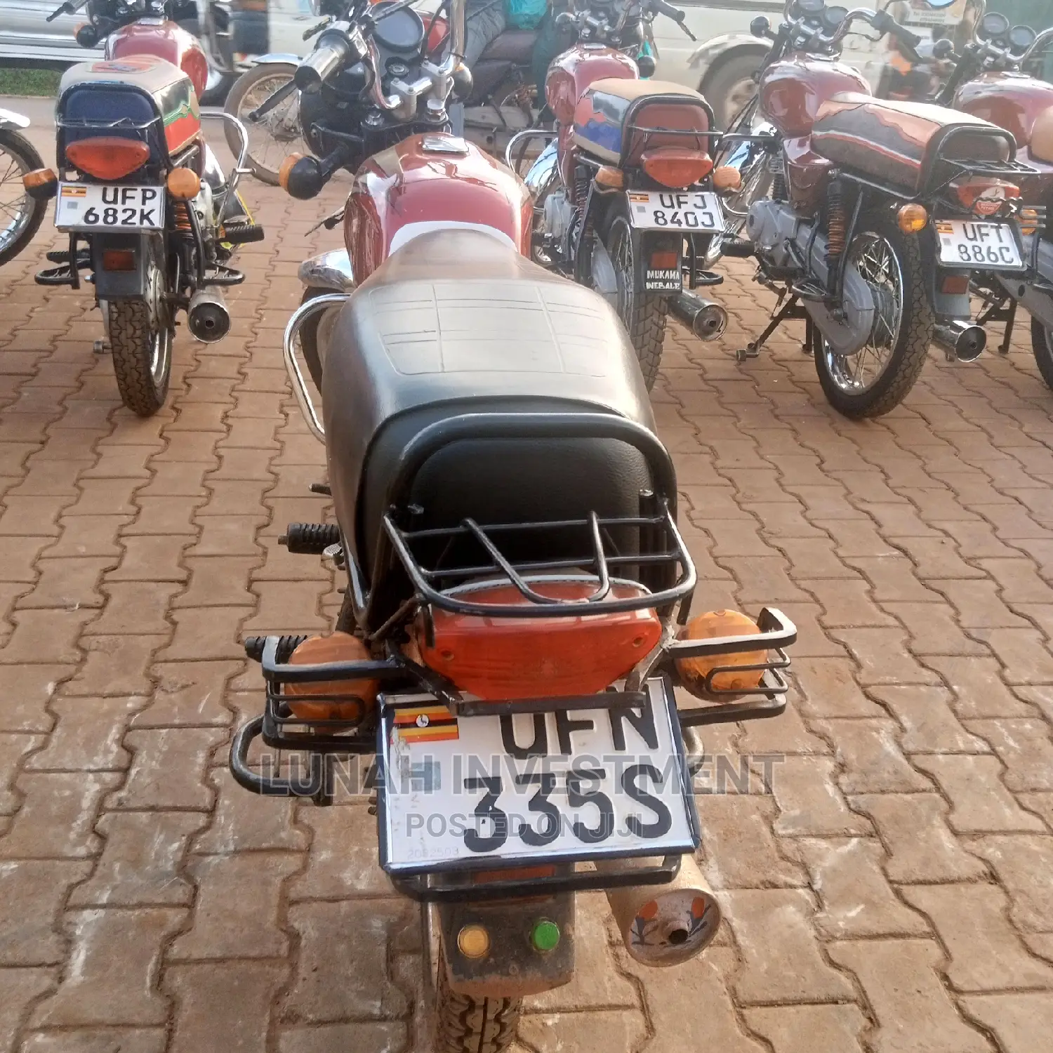 Bajaj Boxer 100 2022 Red