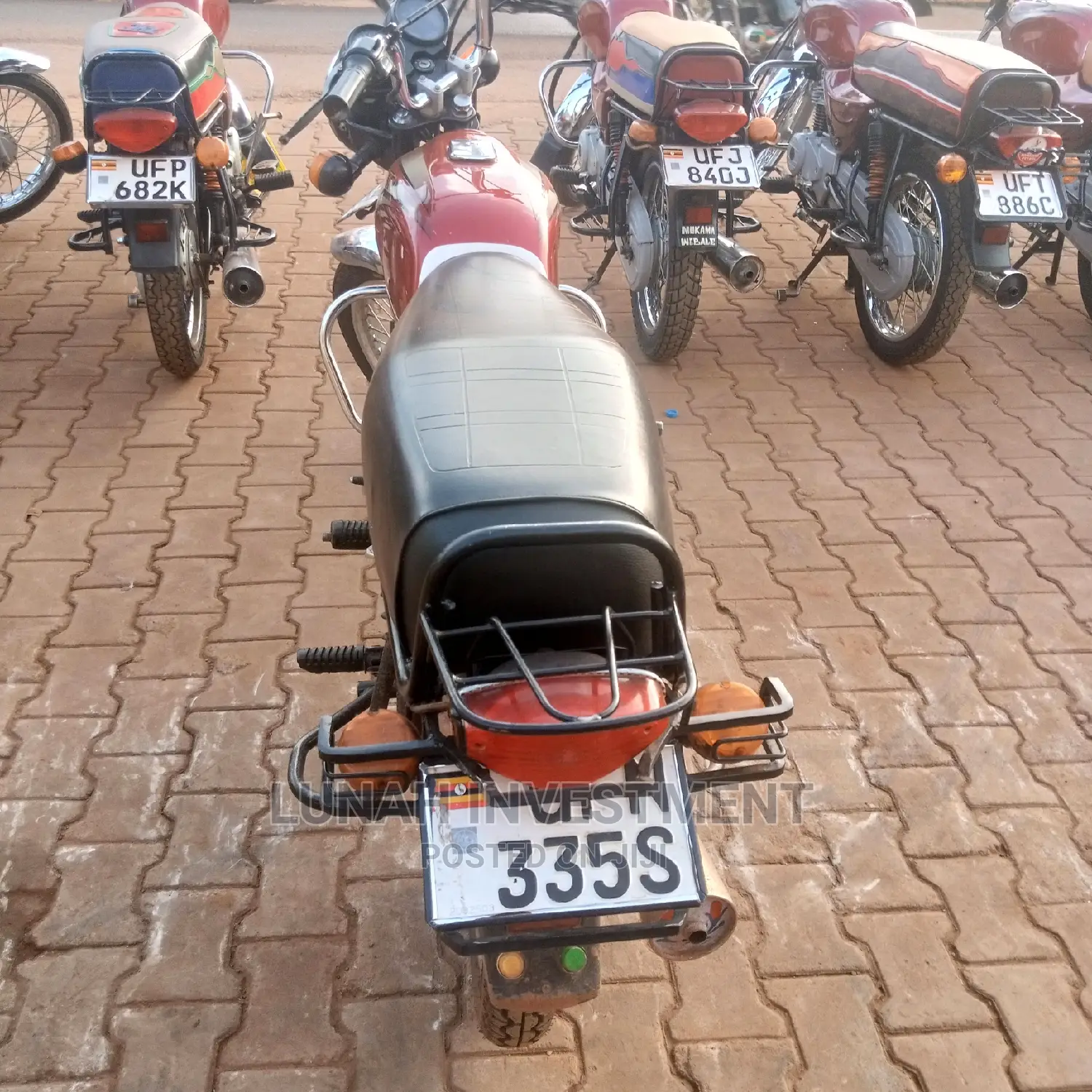 Bajaj Boxer 100 2022 Red