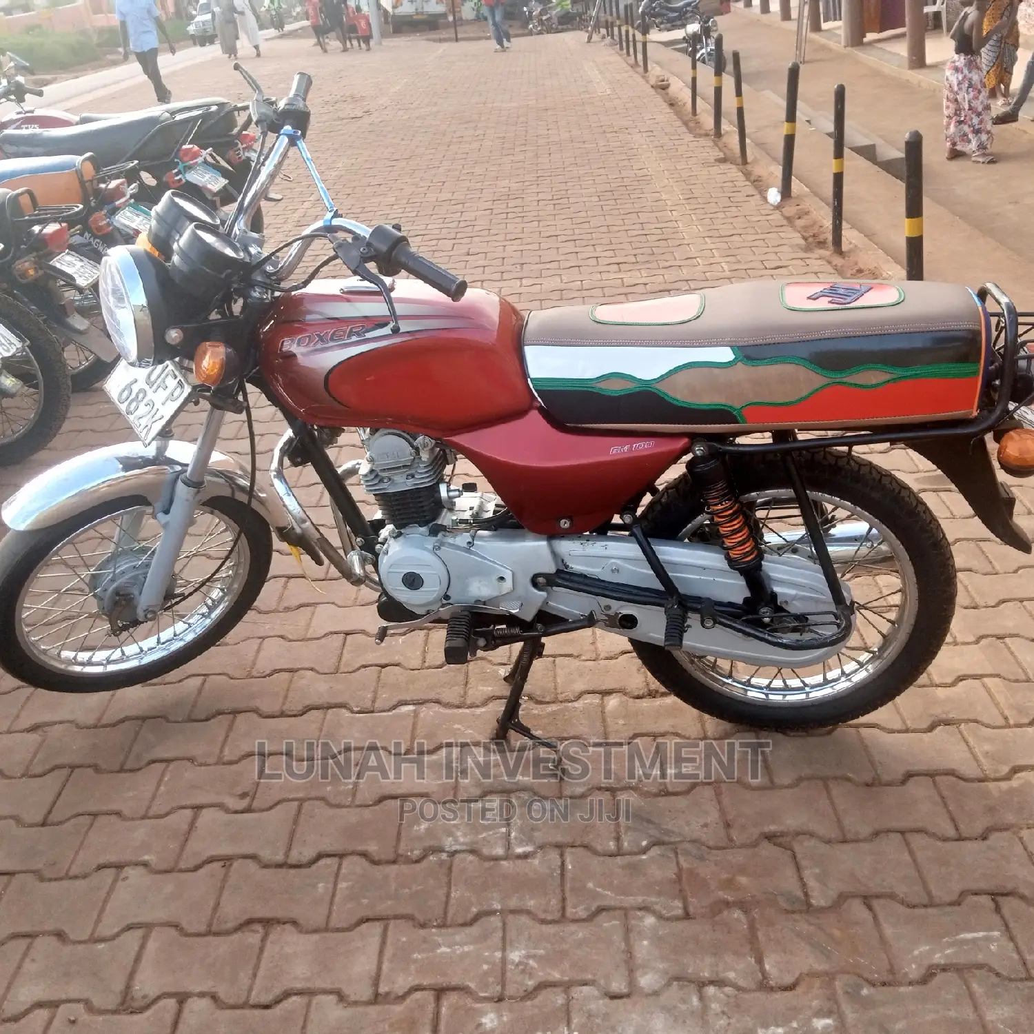 Bajaj Boxer 100 2023 Brown