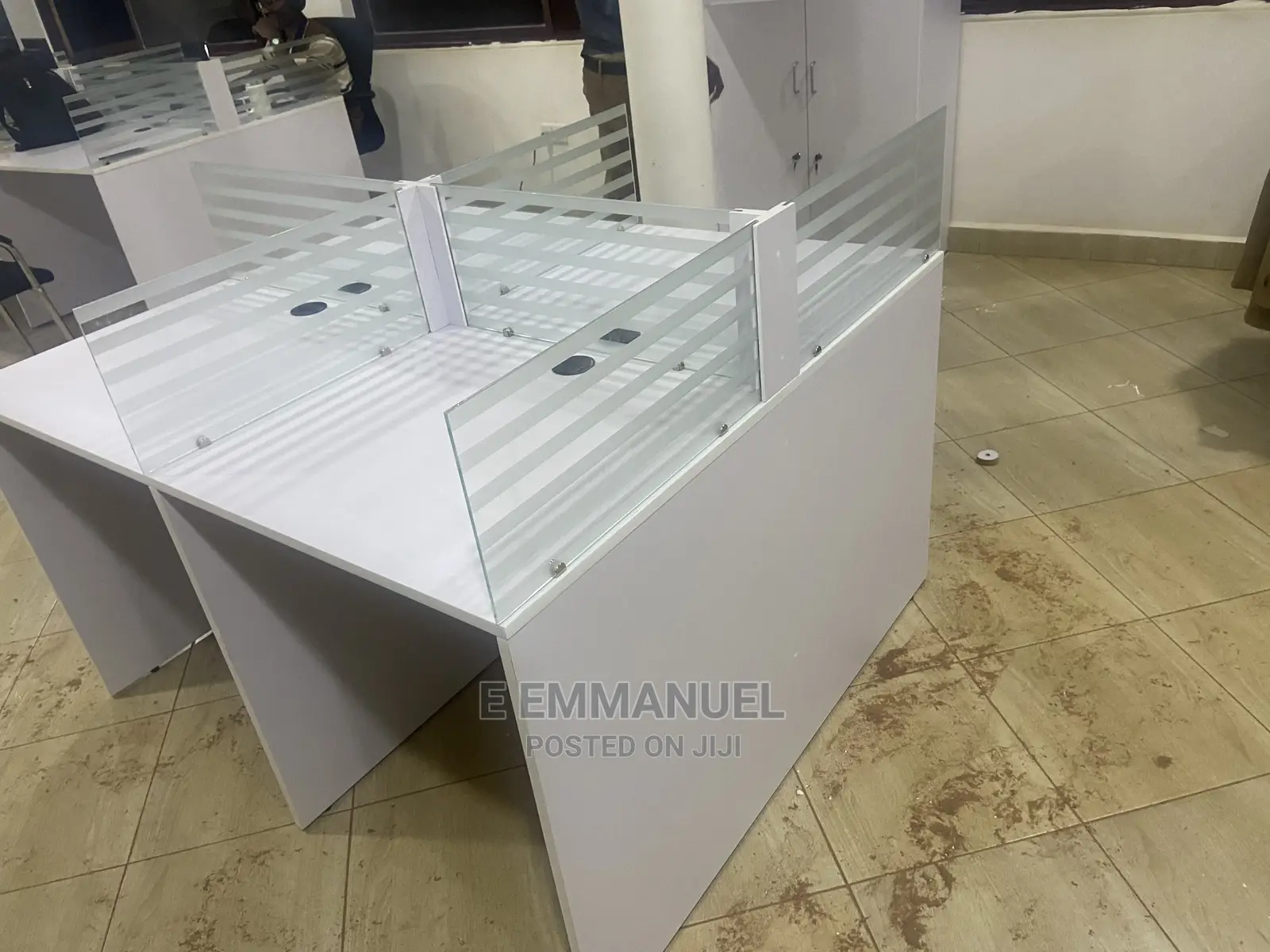 8 Seater Workstation
