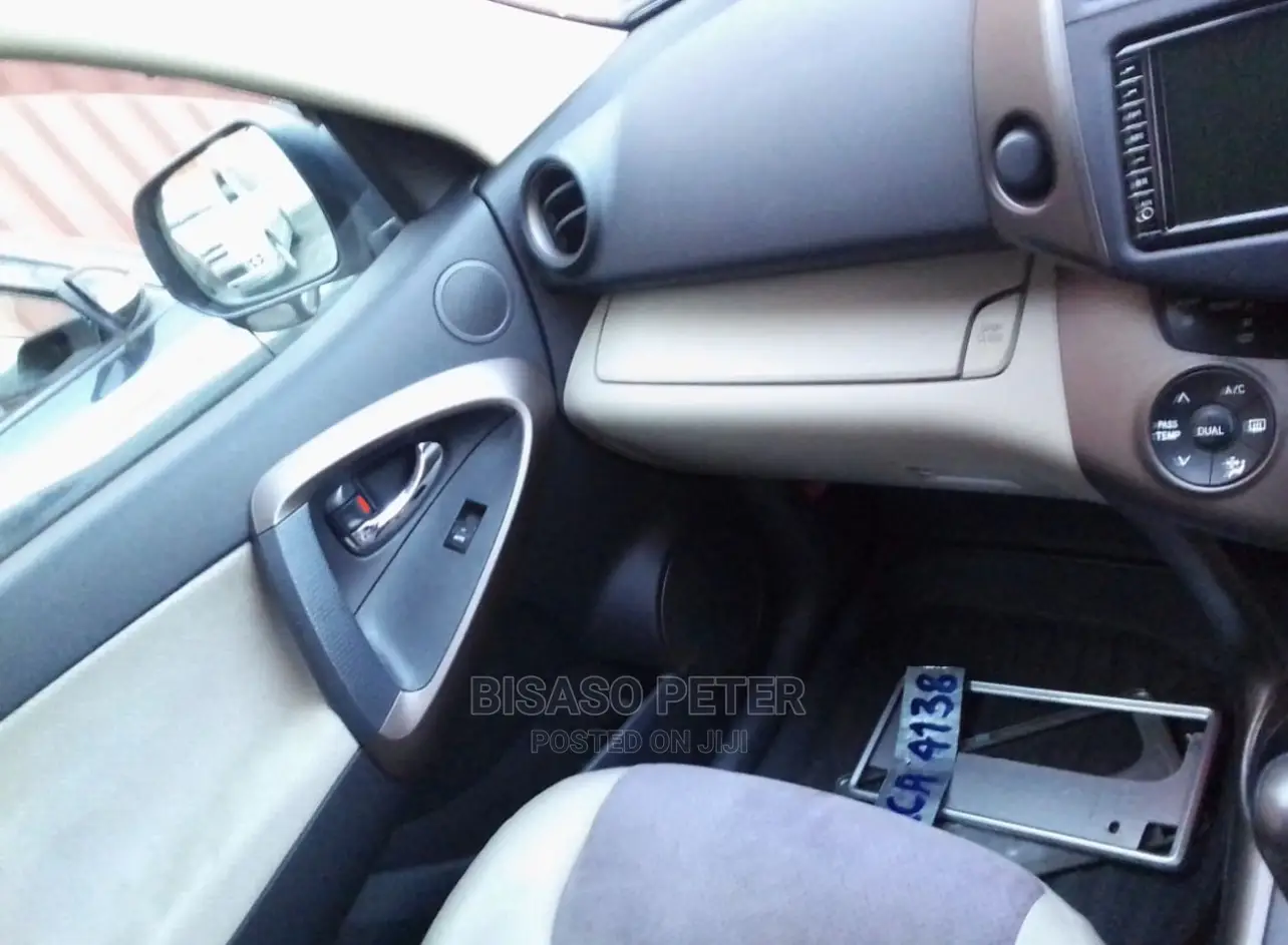 Toyota Vanguard 2008 White