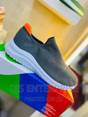 Comfortable Walking/Running Ladies Sneaker Shoes