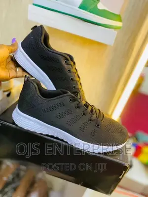 Comfortable Walking/Running Ladies Sneaker Shoes