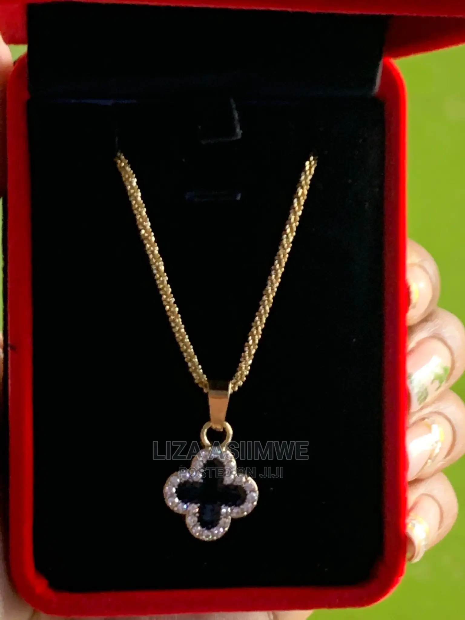 Simple Lady’S Necklaces Available