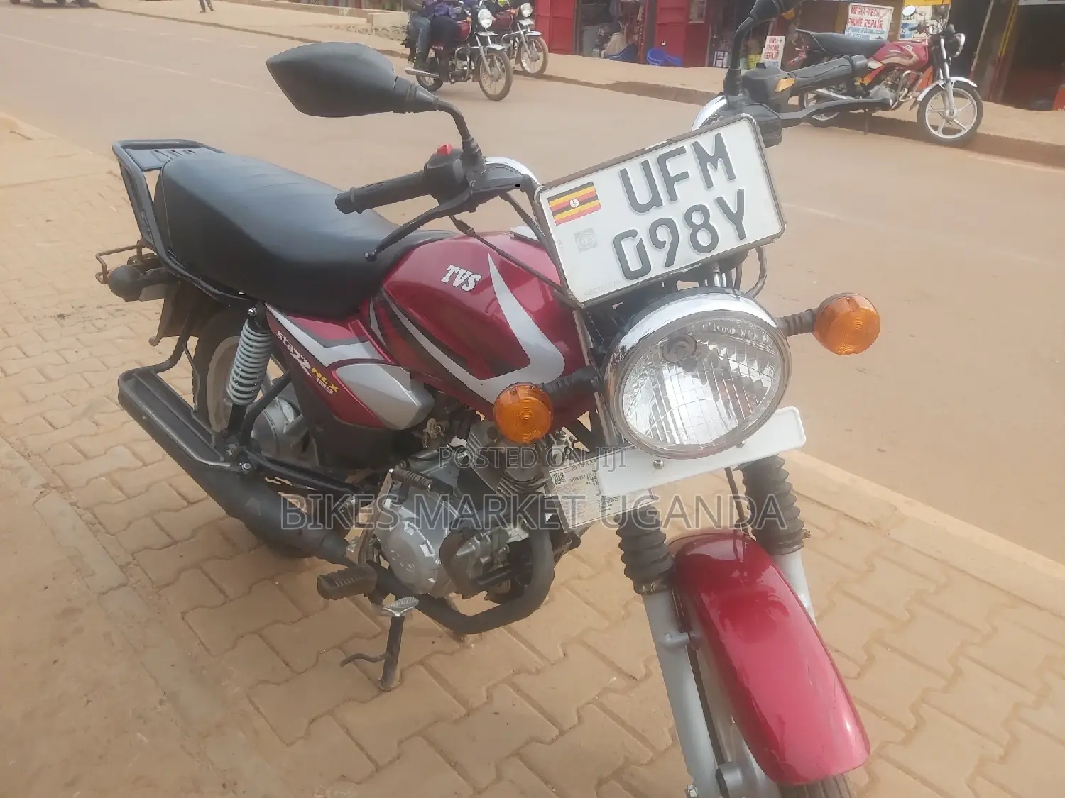 New TVS HLX 125 2022 Red