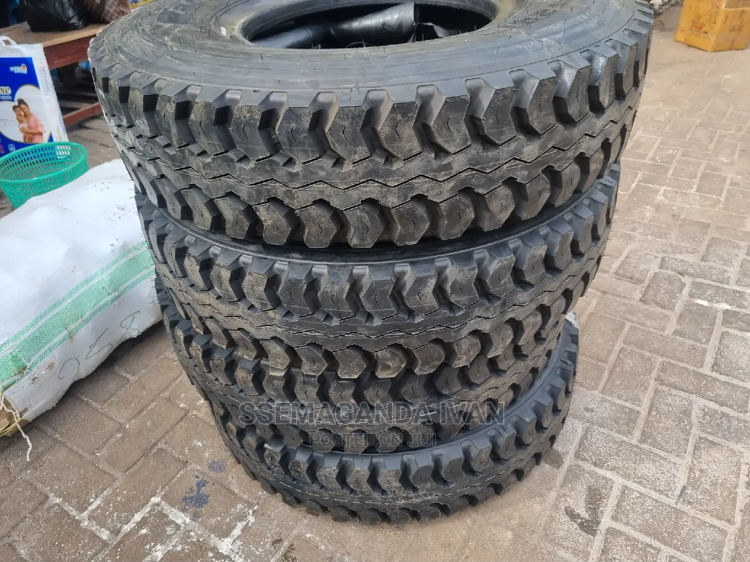 825r16 Tires Mudgrip