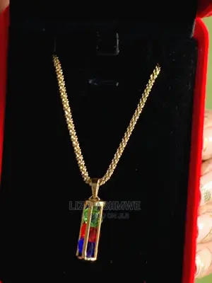 Simple and Unique Lady’S Necklaces Available