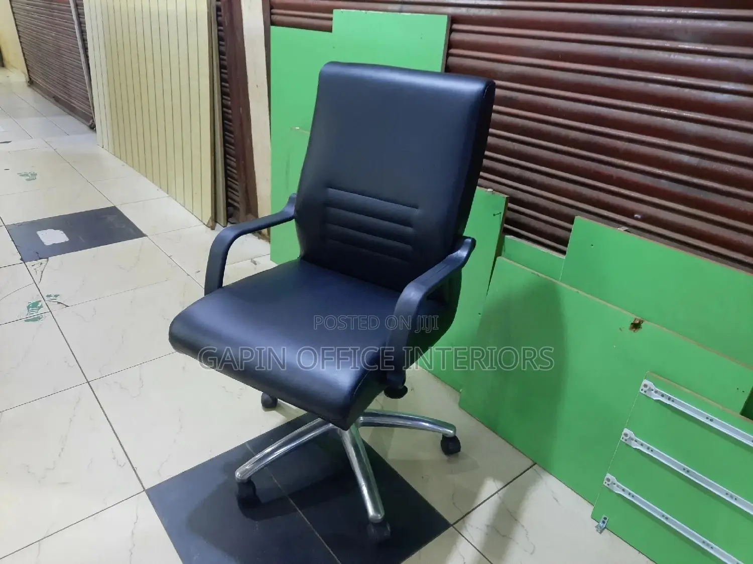 Short Back Office Executive