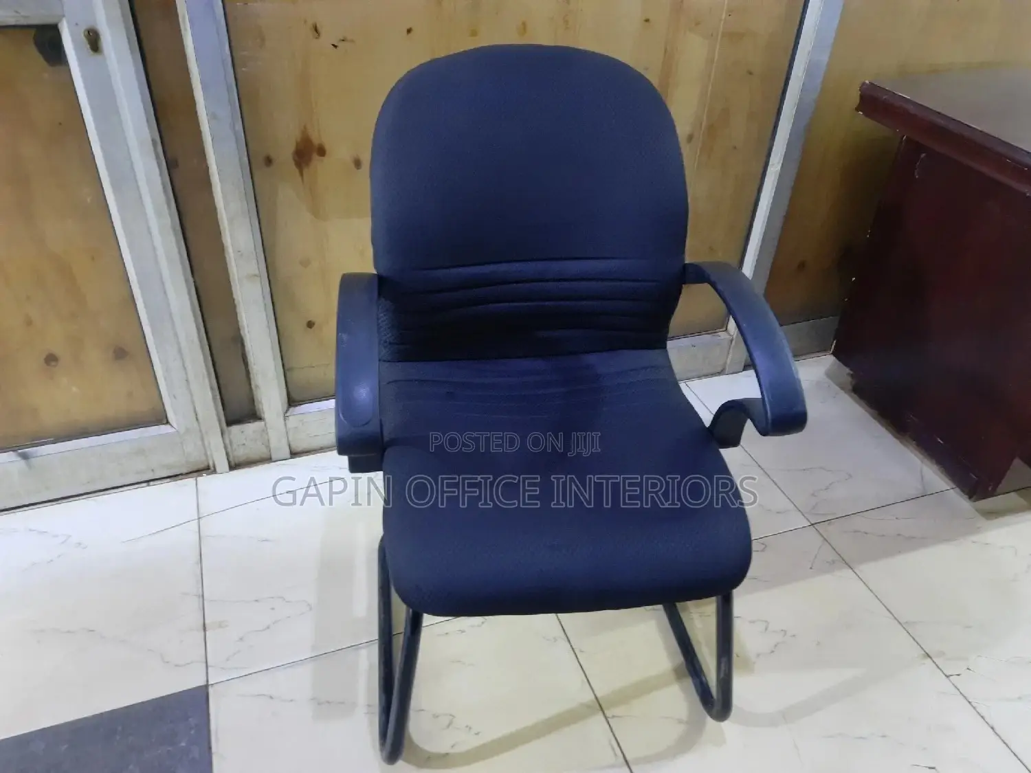 Non Adjustable Short Back