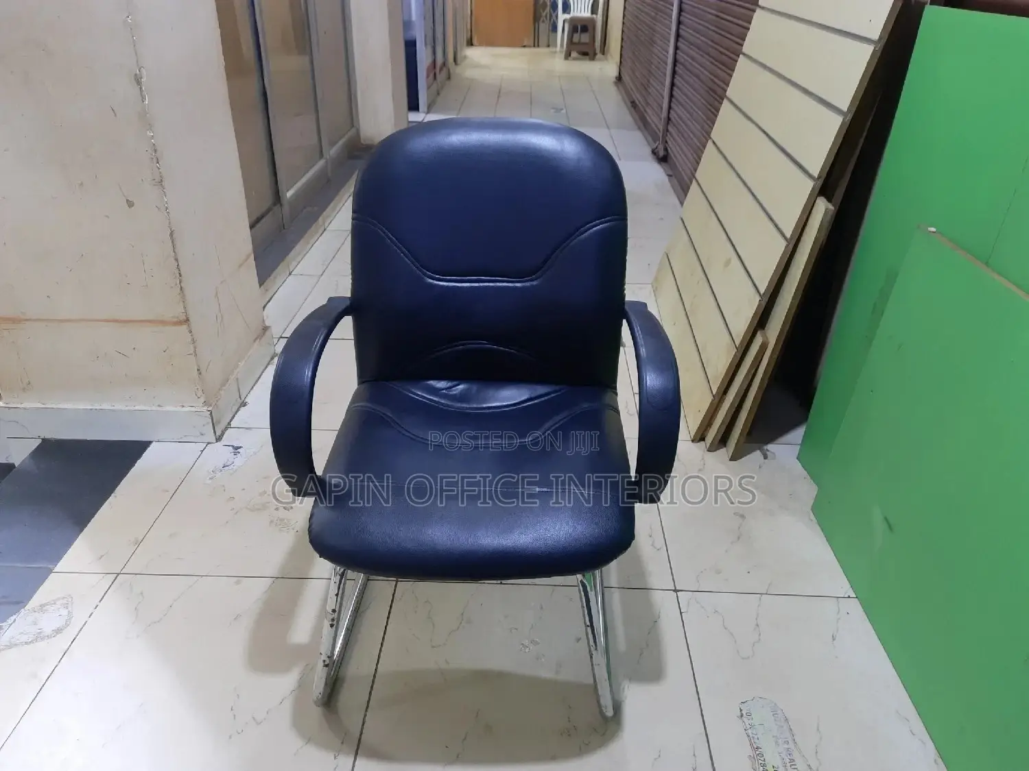 Visitor's Office Chair