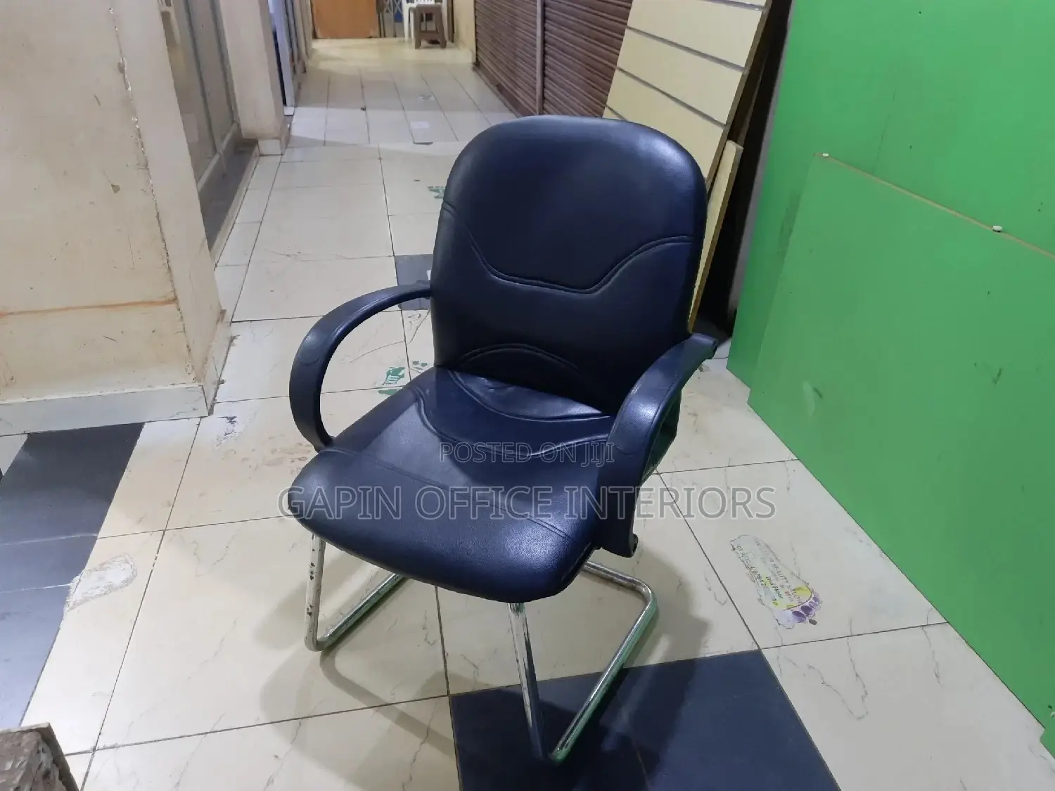 Visitor's Office Chair