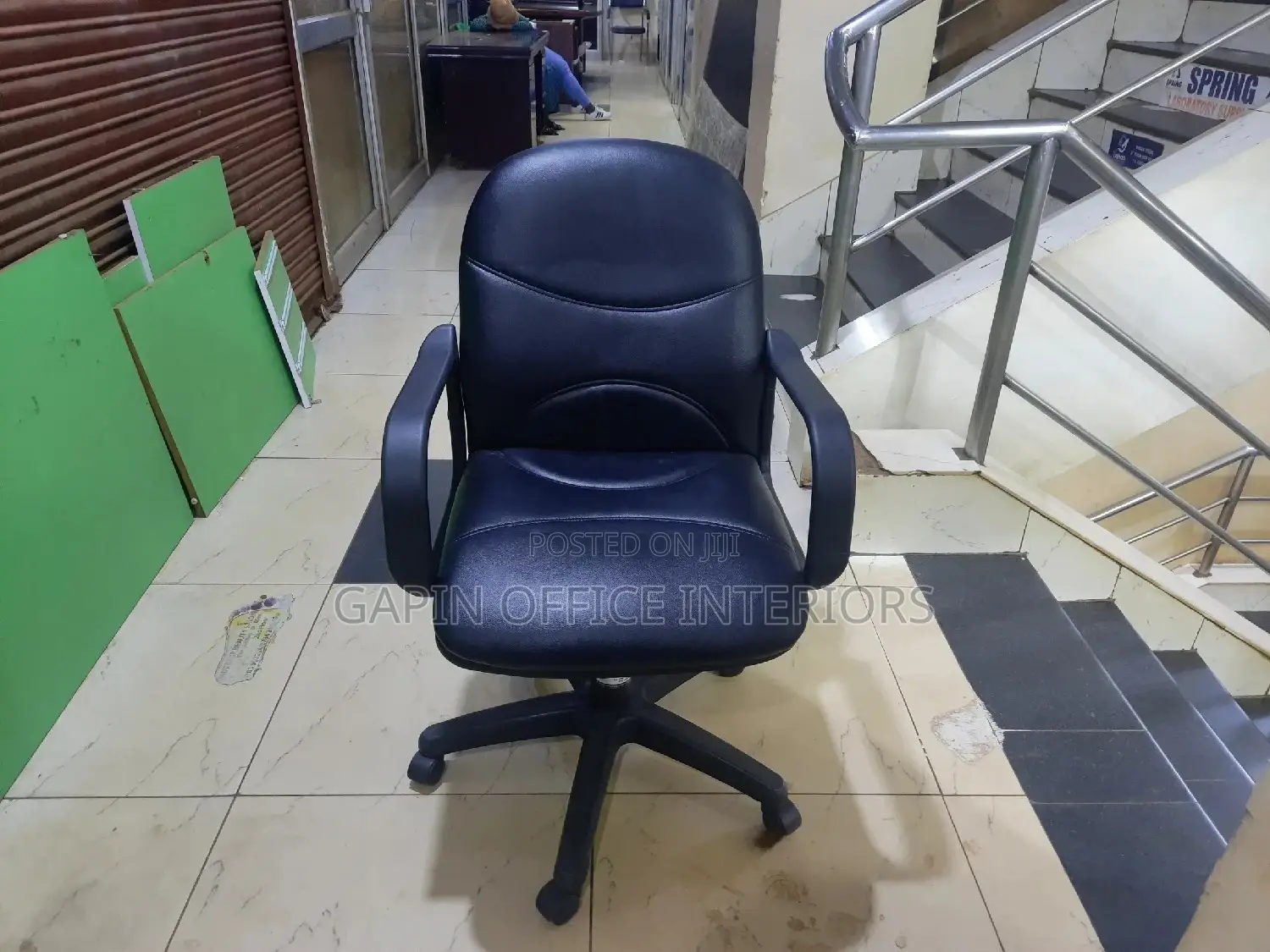 Fantastic Short Back Office