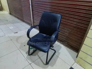 Leathered Visitor Chair