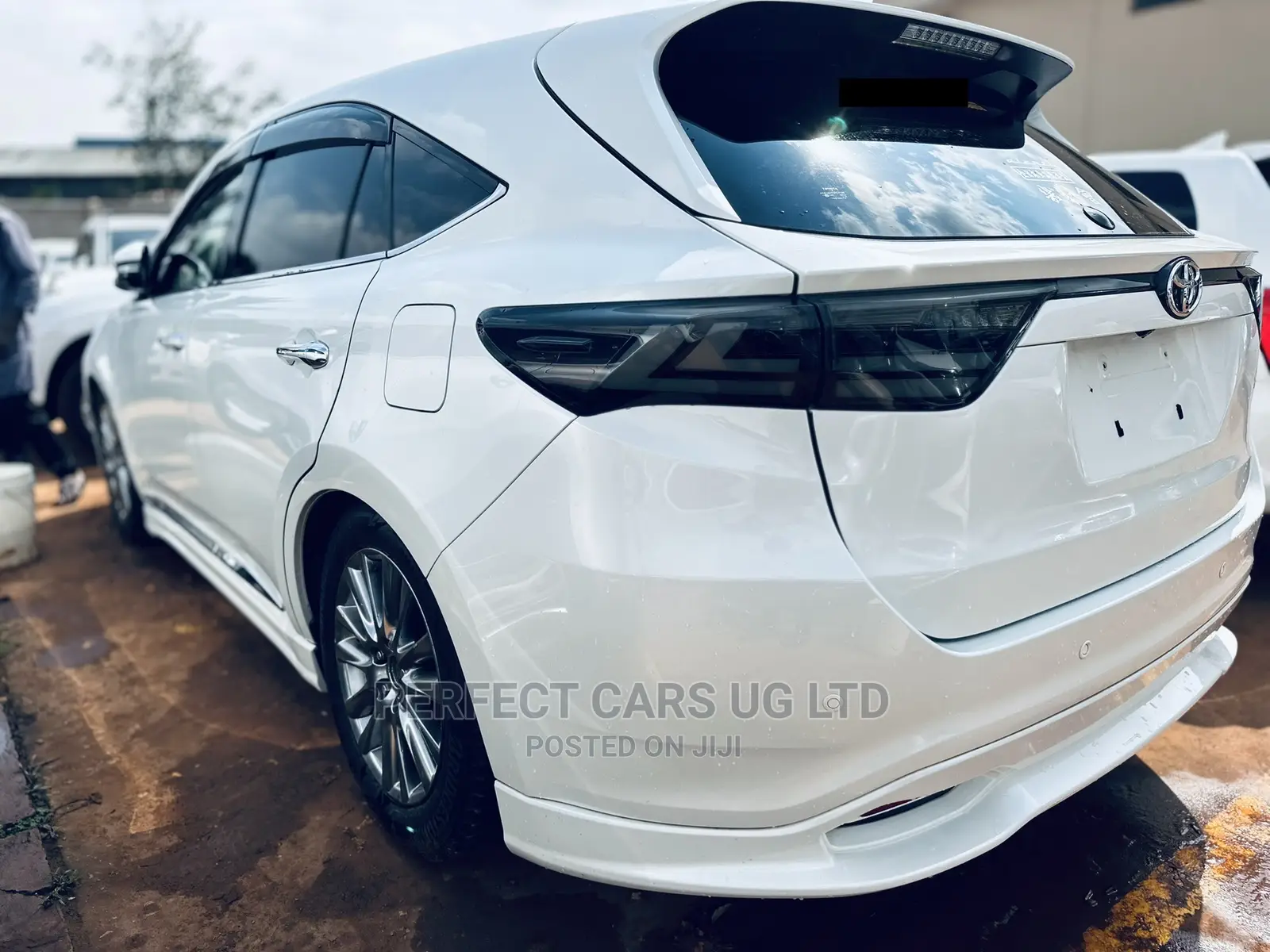 Toyota Harrier 2.0 2015 Off white
