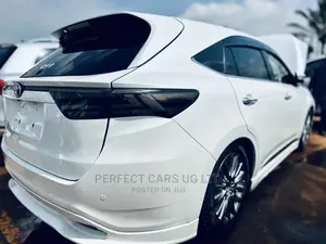 Toyota Harrier 2.0 2015 Off white