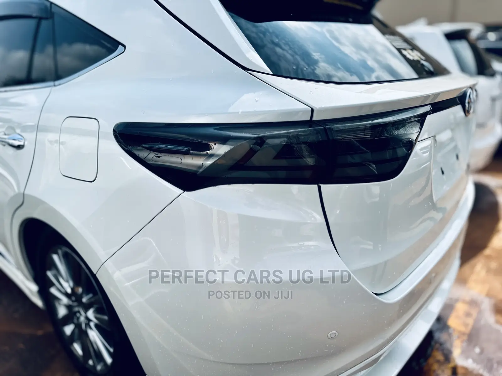 Toyota Harrier 2.0 2015 Off white