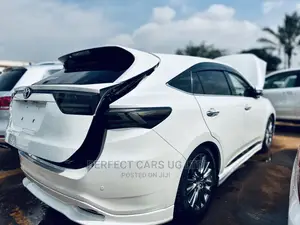 Toyota Harrier 2.0 2015 Off white