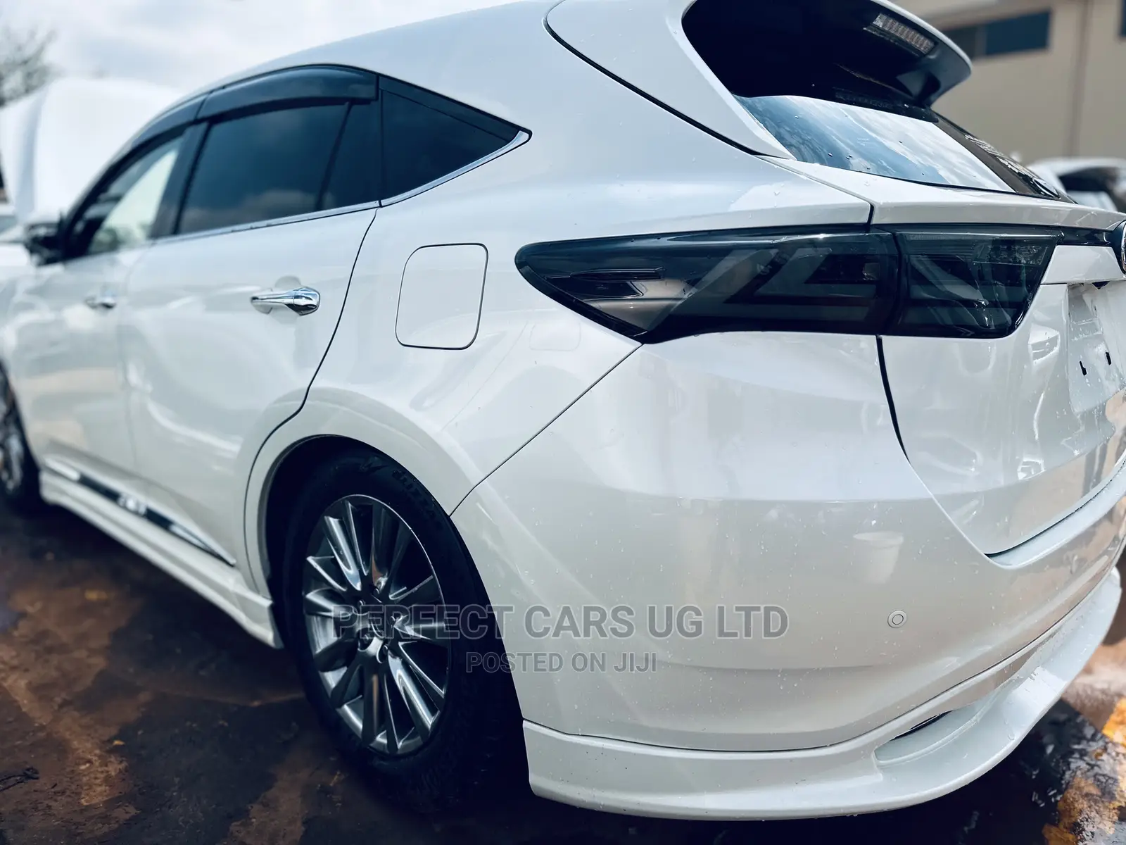 Toyota Harrier 2.0 2015 Off white