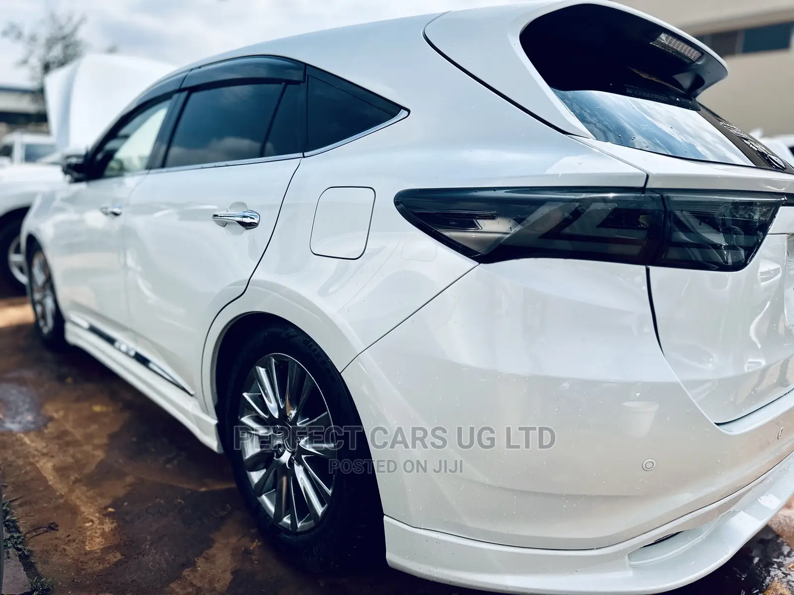 Toyota Harrier 2.0 2015 Off white