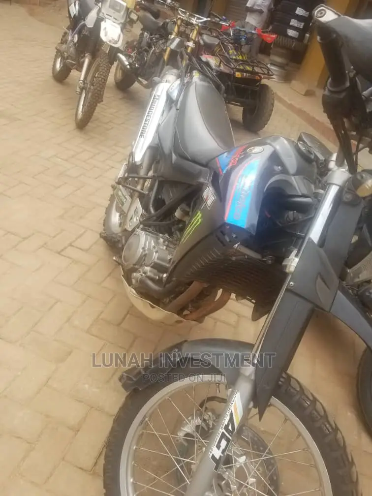 Honda VF 2020 Black