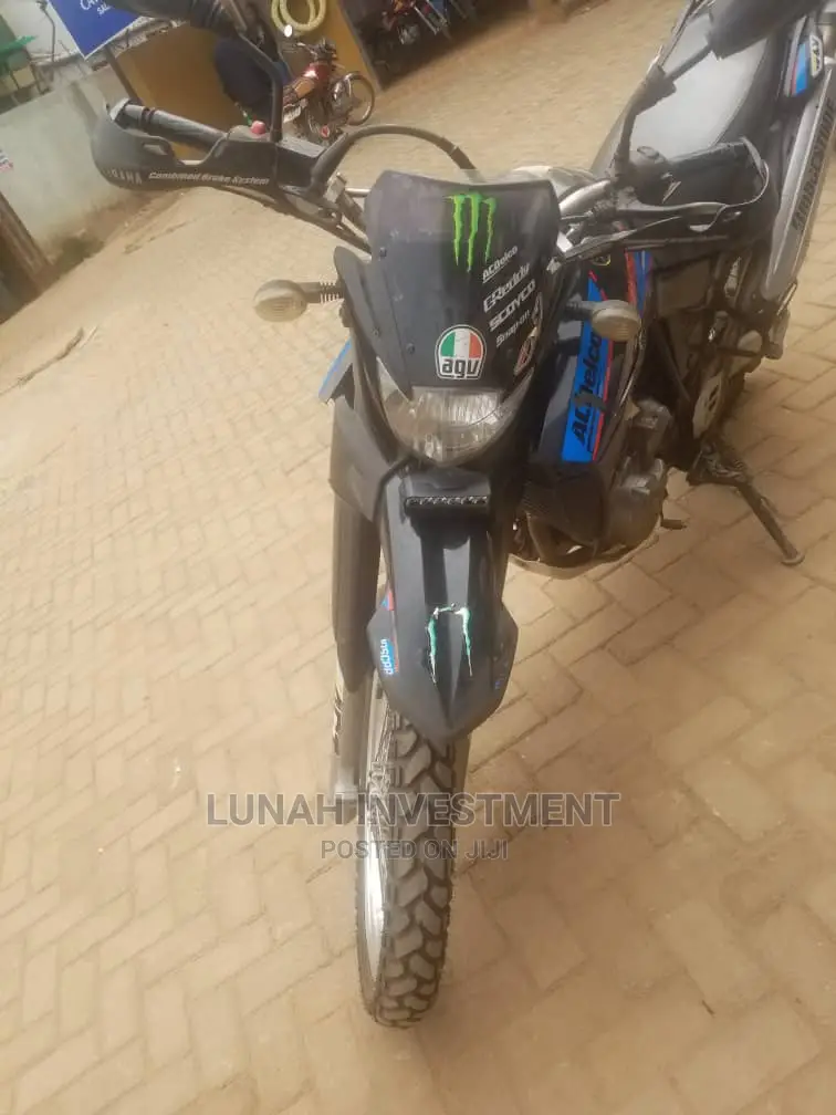 Honda VF 2020 Black