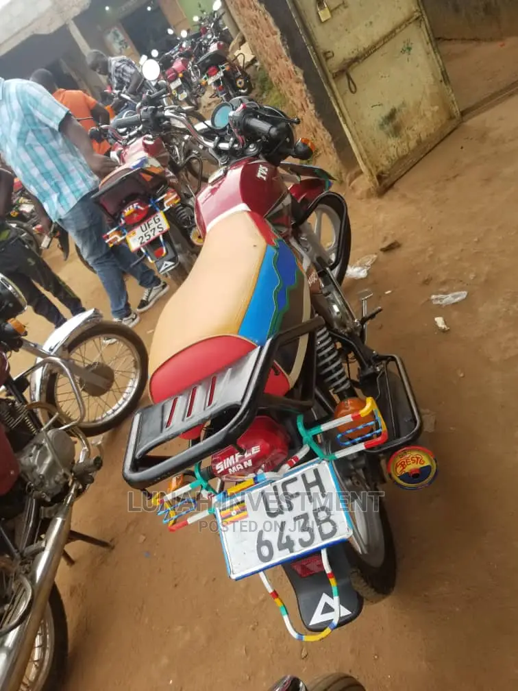 TVS HLX 125 2022 Red