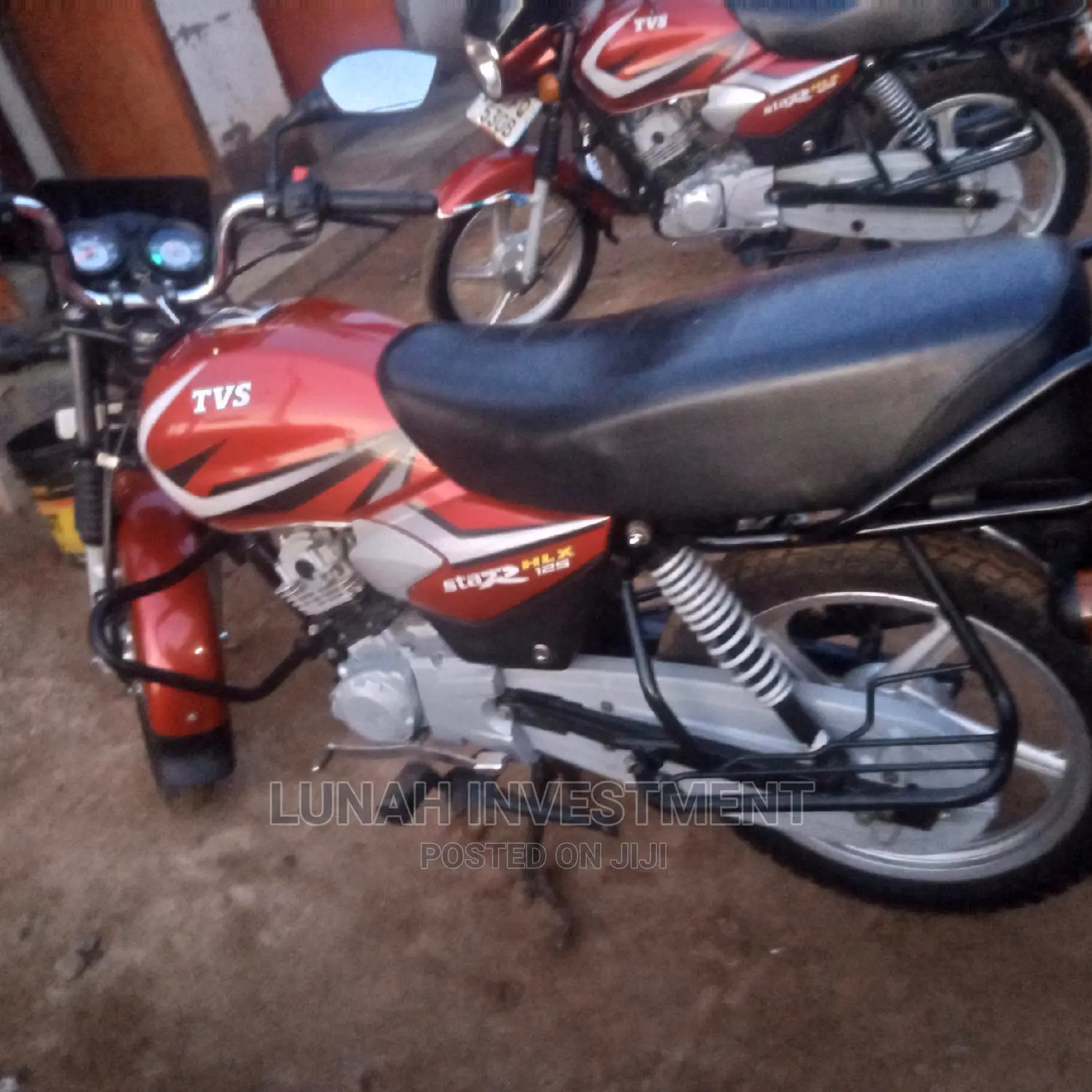 TVS HLX 125 2022 Red