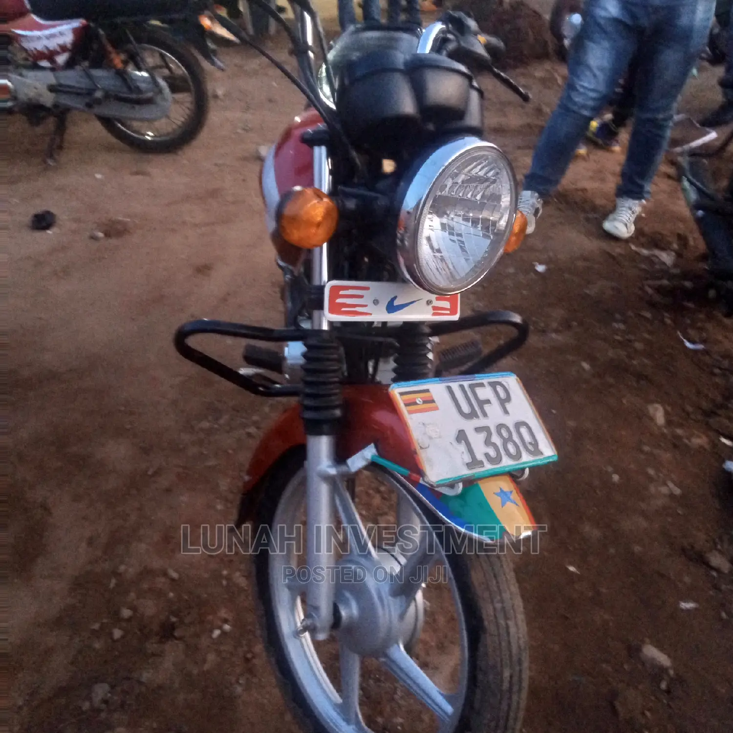 TVS HLX 125 2023 Red