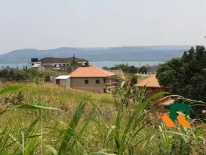 35 Decimals At Bwebajja With Lake View