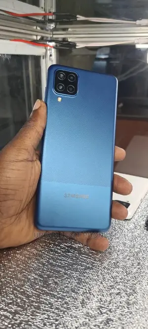 Photo - Samsung Galaxy A12 64 GB Blue