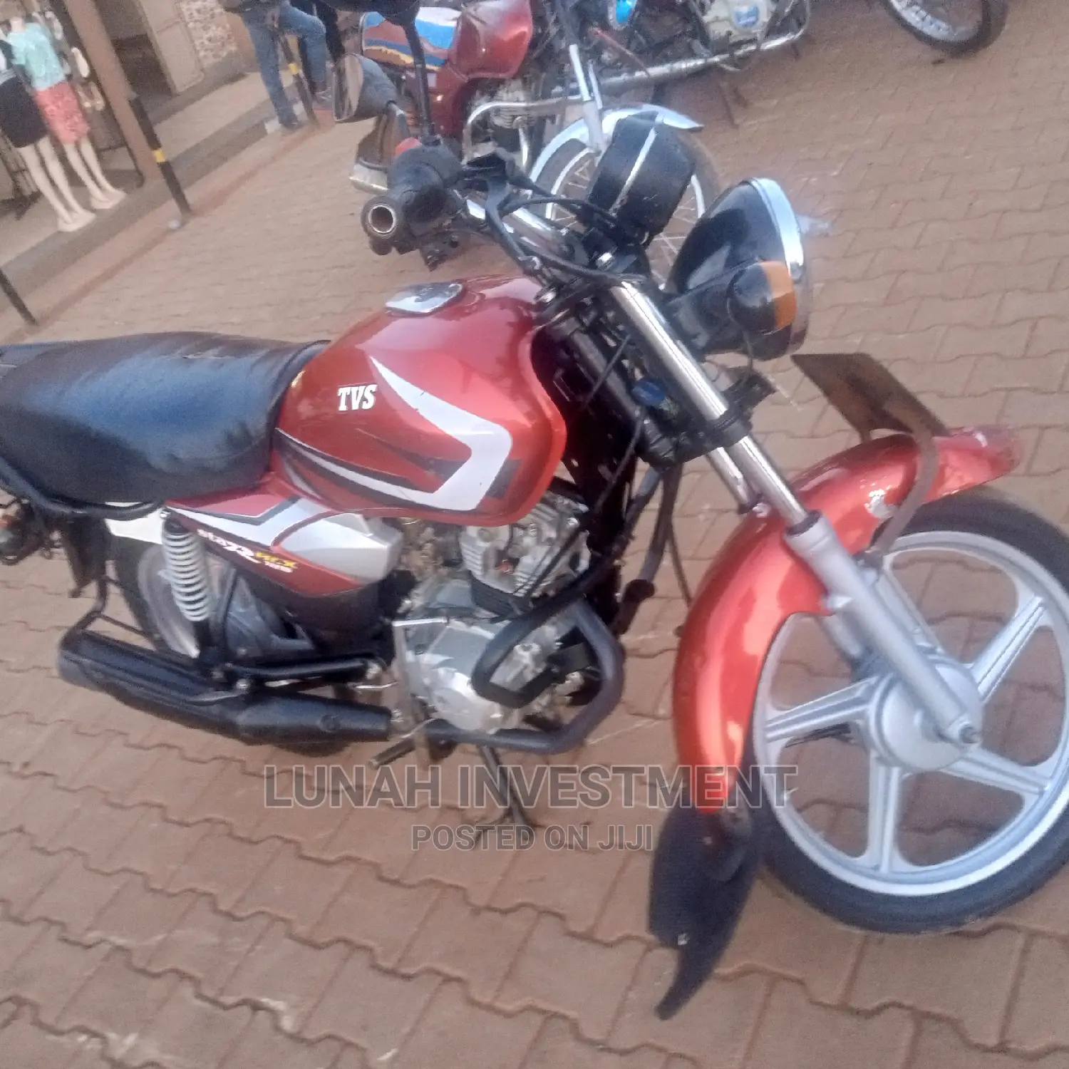 TVS HLX 125 2021 Red