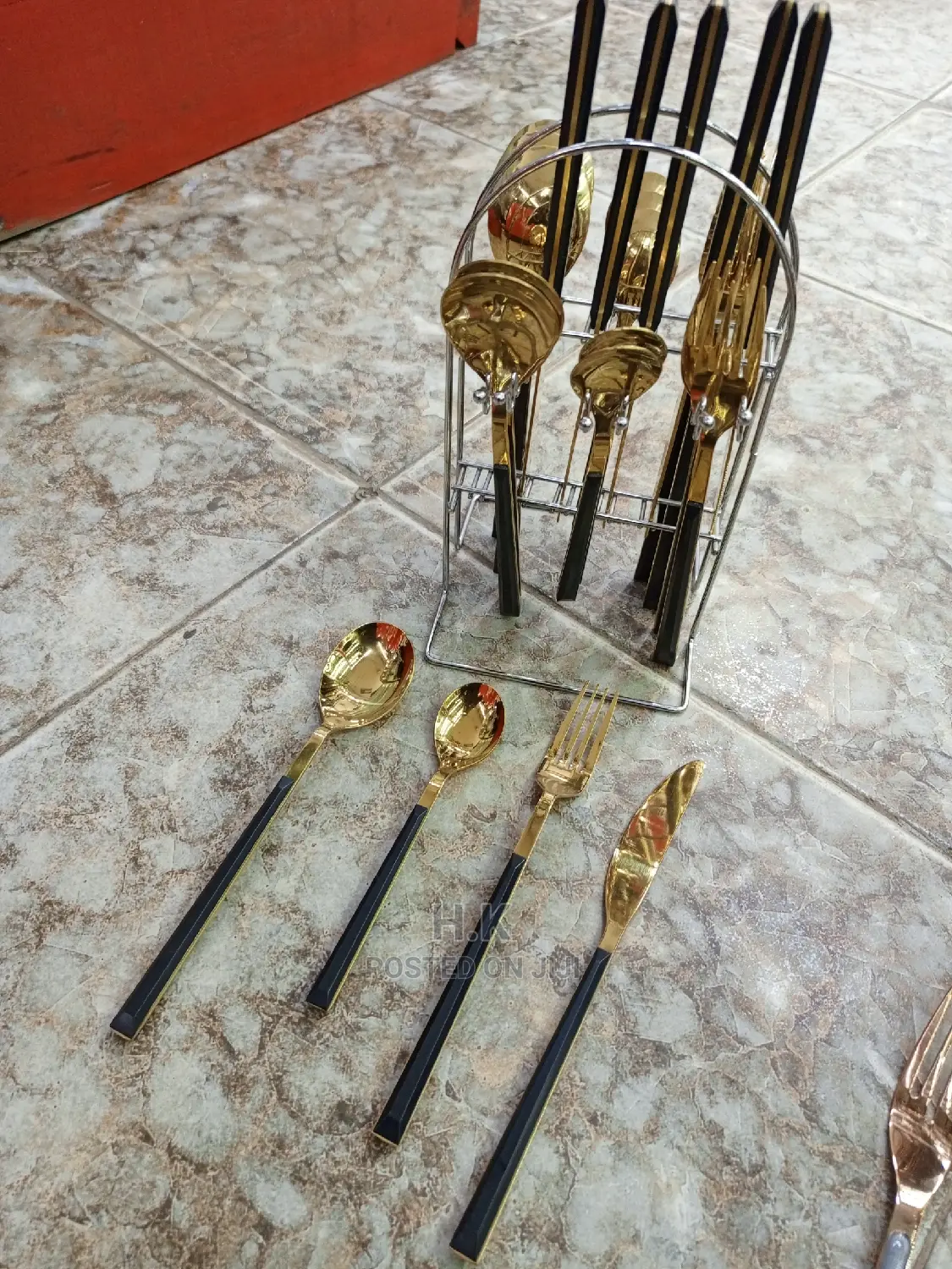Golden Cutlery Set of 25pcs